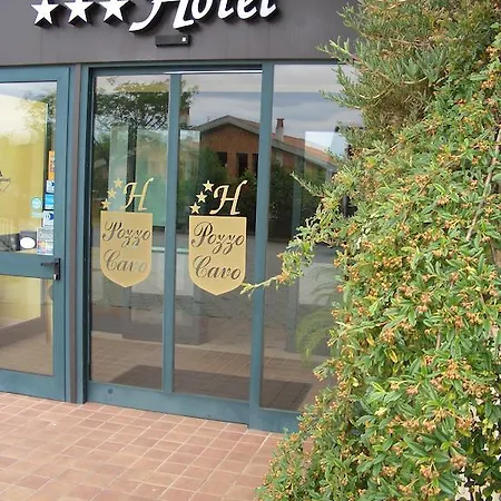 ホテル Pozzo Cavo 3*